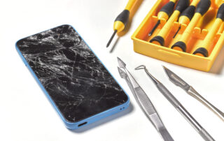 The iPhone 13 Screen Is a Repair Nightmare That Could Destroy Repair Shops Forever