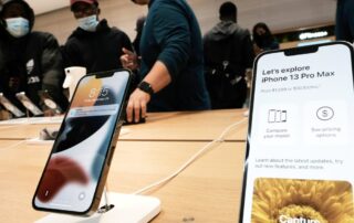 Apple will start letting you fix your own iPhone