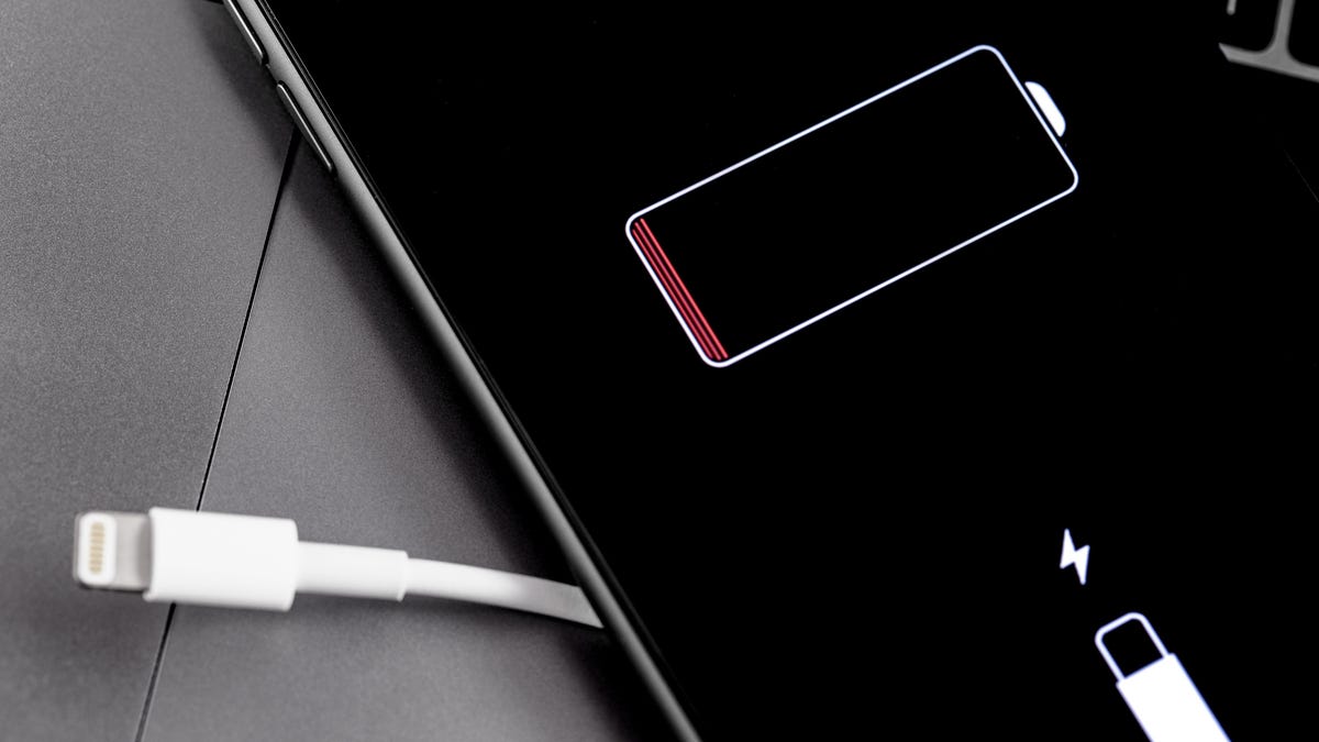 What to Know Before You Try to Replace an Old iPhone Battery