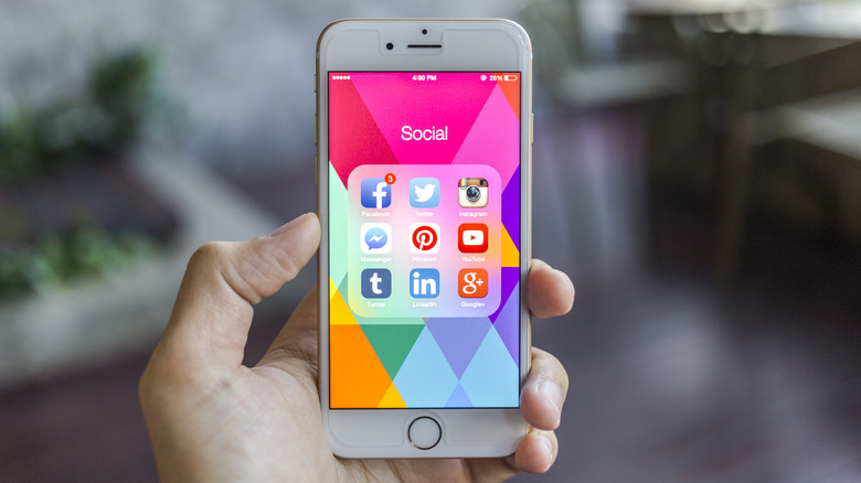 iPhone 6 Plus in gold-white finish