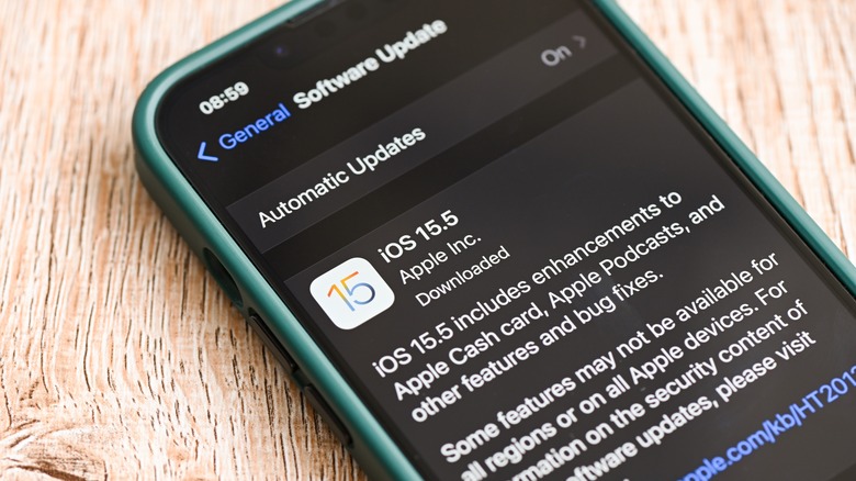Apple iOS 15.5 release notes on iPhone