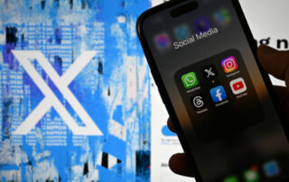 “Blaze your glory!”—Twitter’s “X” becomes first one-letter iPhone app