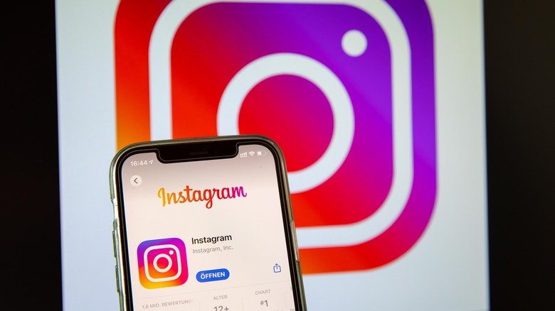 Instagram on App Store, Instagram logo in background