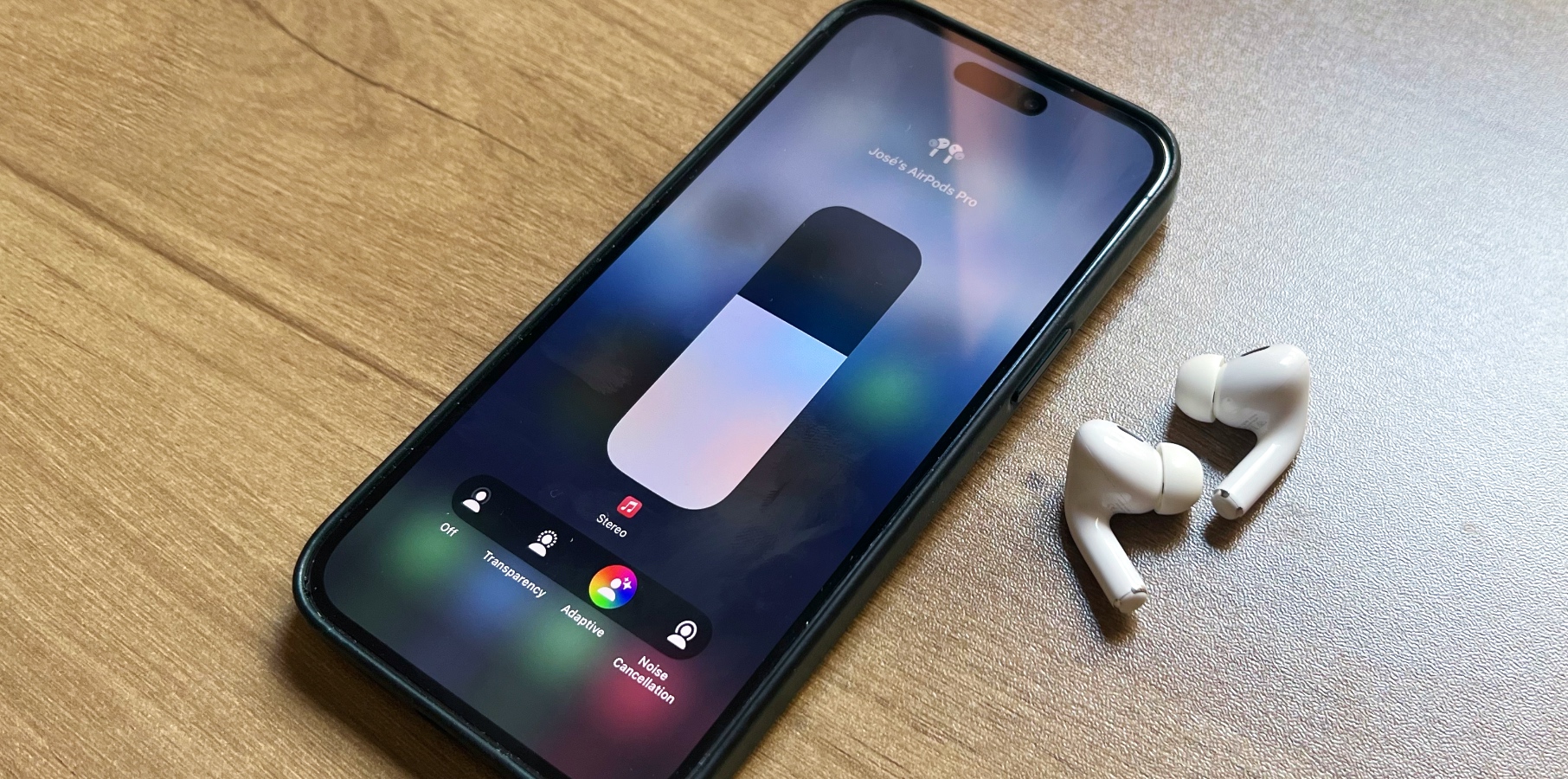 AirPods Pro 2 Adaptative Audio on iPhone 14 Pro Max running iOS 17