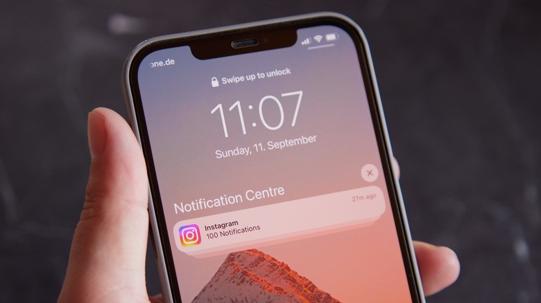 iphone notification lock screen