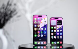 Trump threatens Apple with a 25 percent iPhone tariff