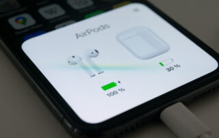 How To Check Your Bluetooth Headphones’ Battery On iPhone (AirPods Or Not)