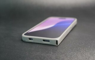 An engineer’s new smartphone cases can give any iPhone a USB-C port