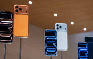 First iPhone 17 Pro Max Drop Test: Glass Survives Everything, Even Being Thrown In The Air﻿