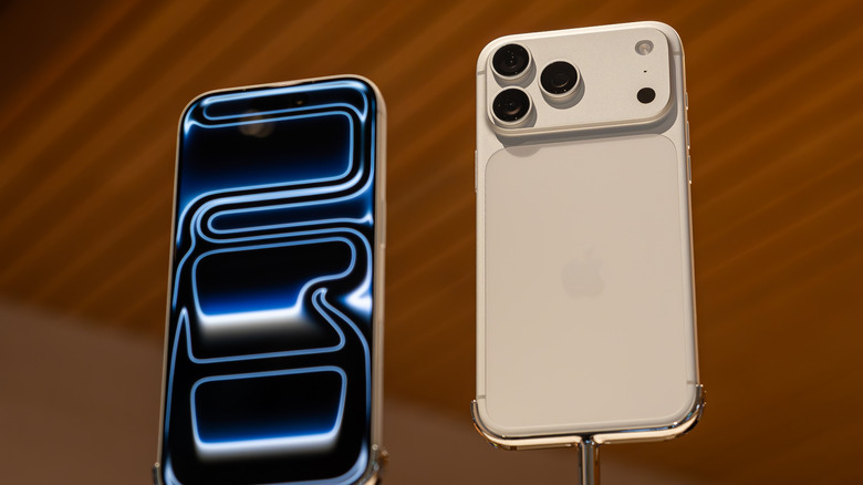 The iPhone 17 Pro models on display in a store.