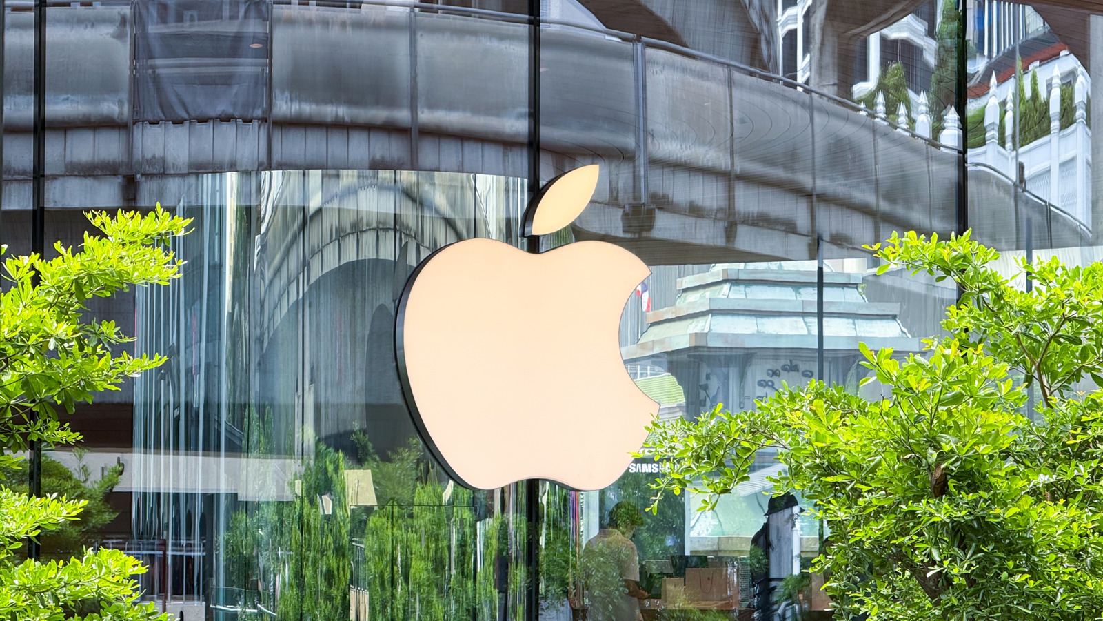 iPhone Fold Reportedly Set To Feature 24MP Under-Screen Selfie Camera﻿