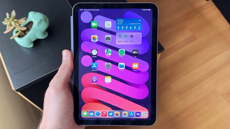 Apple's iPhone Fold might look similar to an iPad mini
