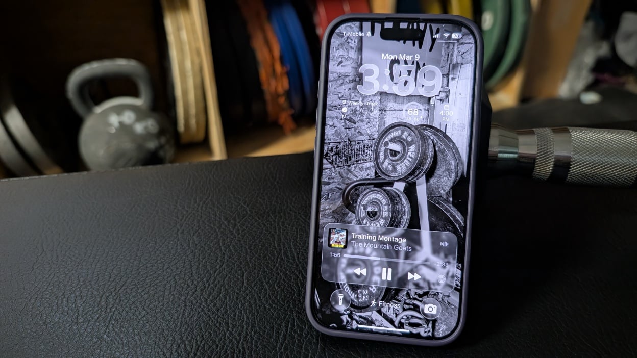 Phone with Fitness focus in the gym