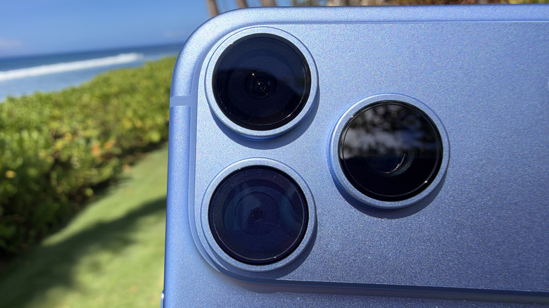 Close-up of the iPhone 18 Pro camera with the variable aperture closed